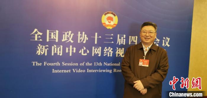 圖為全國(guó)政協(xié)委員、青海省統(tǒng)戰(zhàn)部部長(zhǎng)公保扎西。受訪者供圖