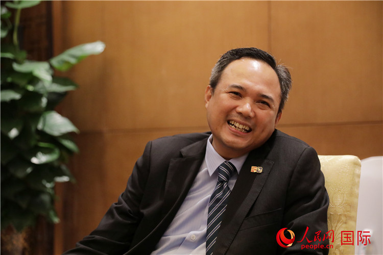 馬來西亞駐南寧總領(lǐng)事館總領(lǐng)事阿哈默·法蒂爾·伊斯邁爾在2024中國-東盟教育交流周期間接受人民網(wǎng)專訪。人民網(wǎng) 王婧攝