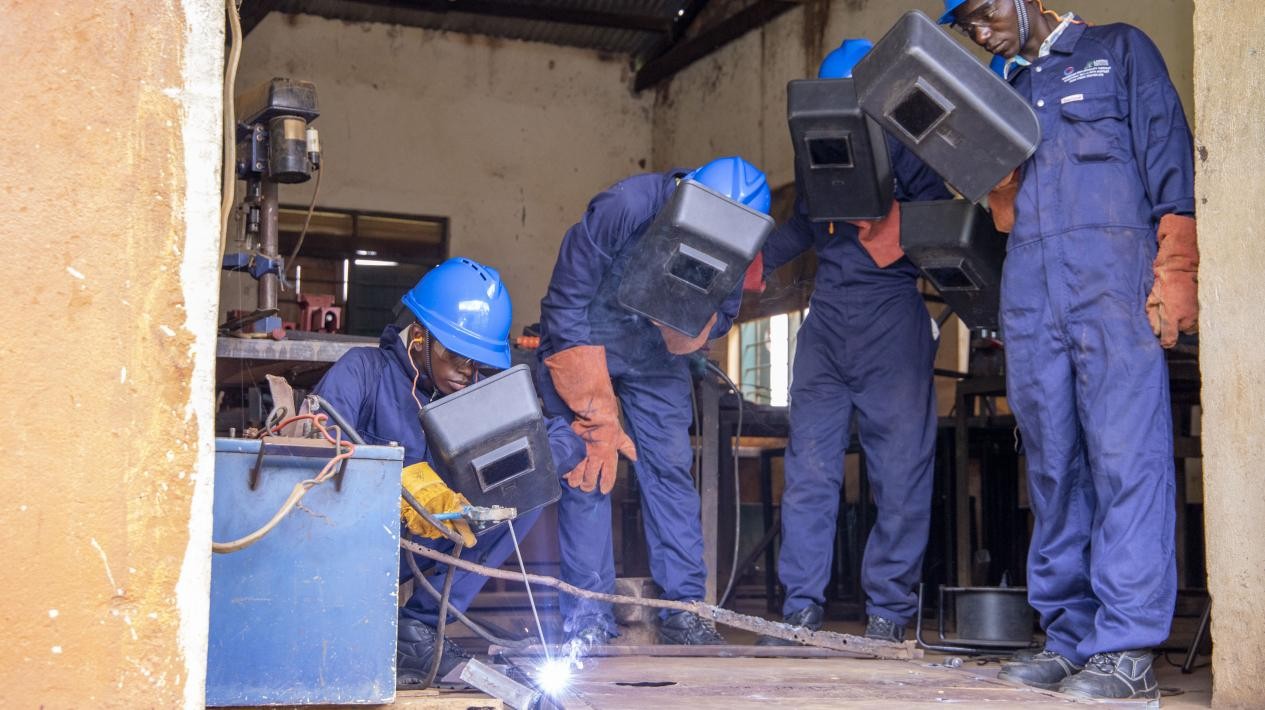 納迦與其他青年在接受技能培訓(xùn)。田雨攝