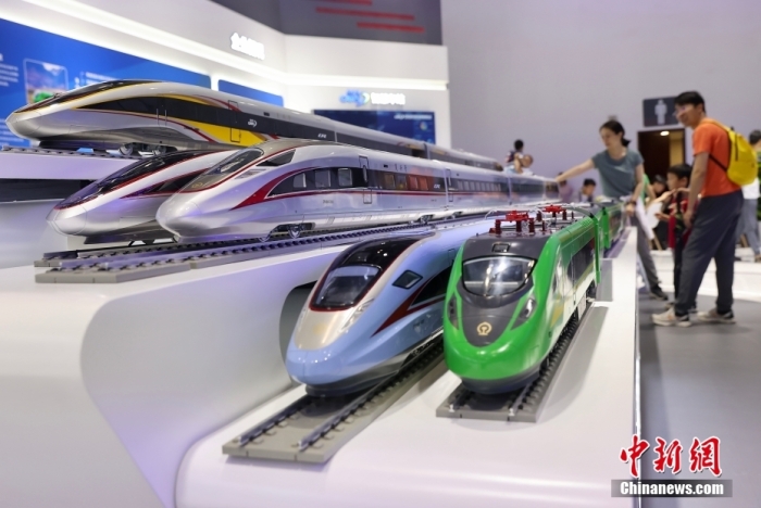 7月13日，第二十六屆北京科博會(huì)在北京國(guó)家會(huì)議中心開(kāi)幕。圖為復(fù)興號(hào)系列動(dòng)車組模型。<a target='_blank' href='/'><p  align=