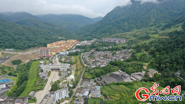 云南騰沖：小小“火塘會” 打通服務(wù)群眾“最后一公里”