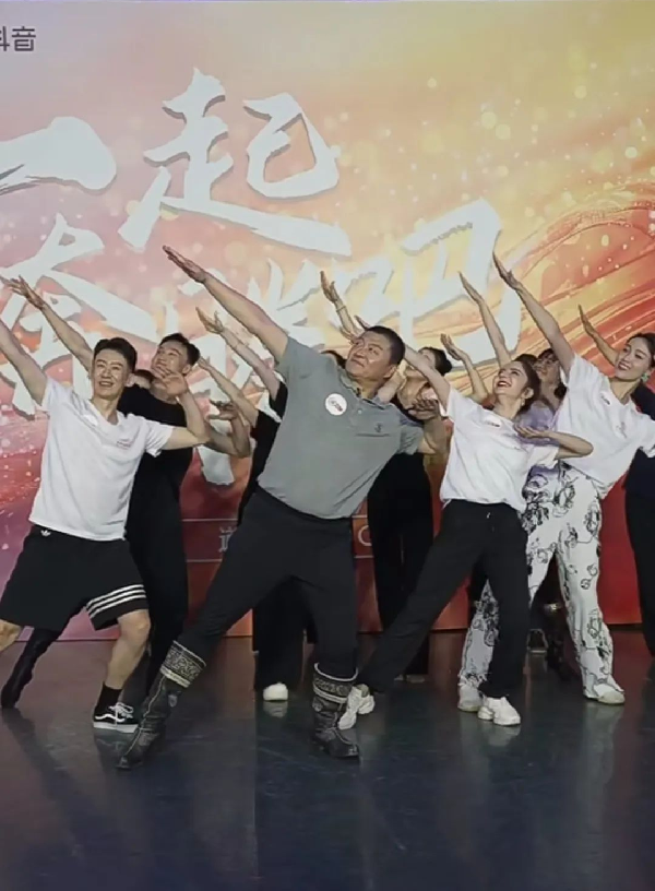 講好中華民族共同體故事，讓網(wǎng)絡“連心”更“聚心”