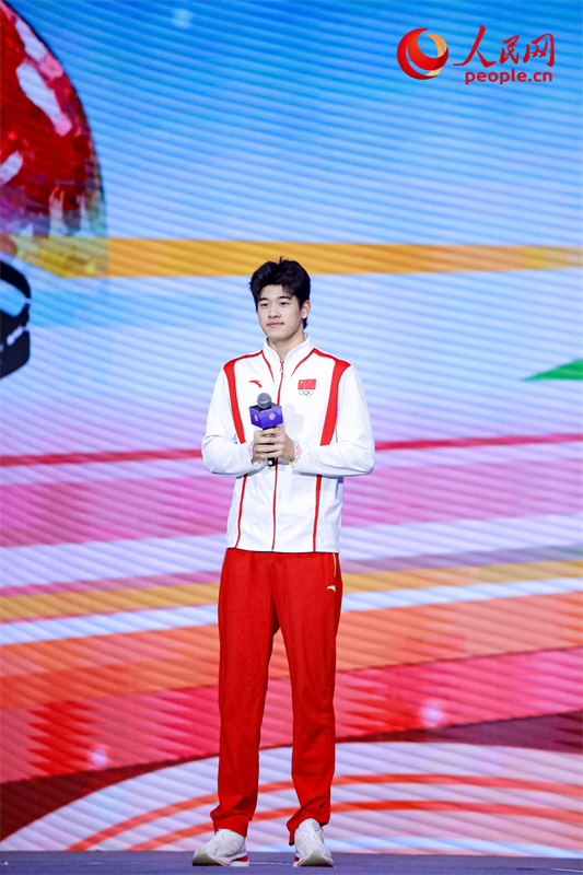 潘展樂(lè)分享自己的成長(zhǎng)經(jīng)歷。人民網(wǎng)記者 于凱攝