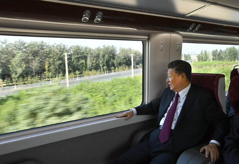 2019年9月25日，習(xí)近平總書記乘坐軌道列車前往北京大興國際機(jī)場(chǎng)。