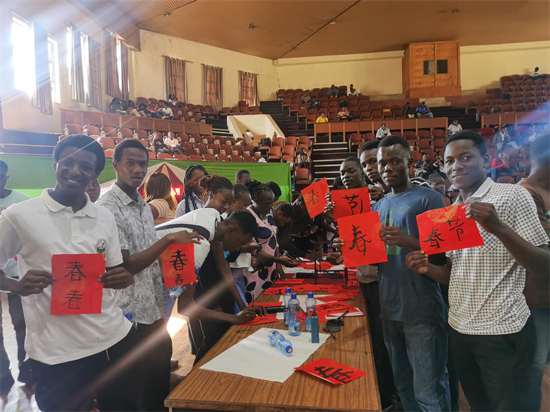 卡巴拉克大學春節(jié)體驗活動。埃格頓大學孔子學院供圖