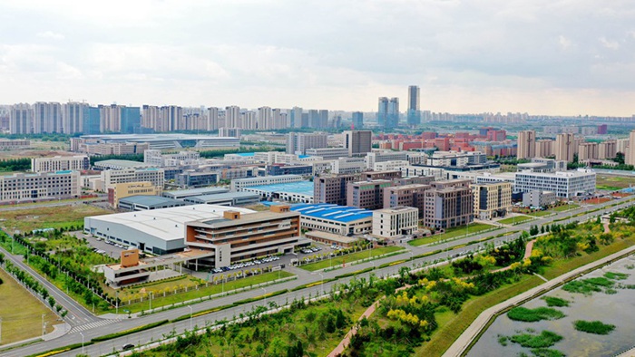 位于長(zhǎng)春新區(qū)的一家家光電企業(yè)走上了協(xié)同化發(fā)展之路。（長(zhǎng)春新區(qū)供圖）