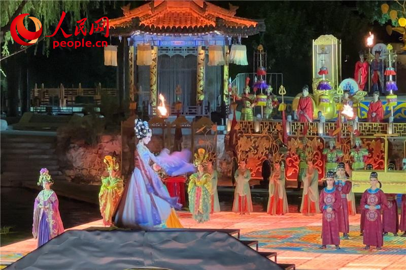 《長恨歌》演出現(xiàn)場。人民網(wǎng)記者 李志強(qiáng)攝