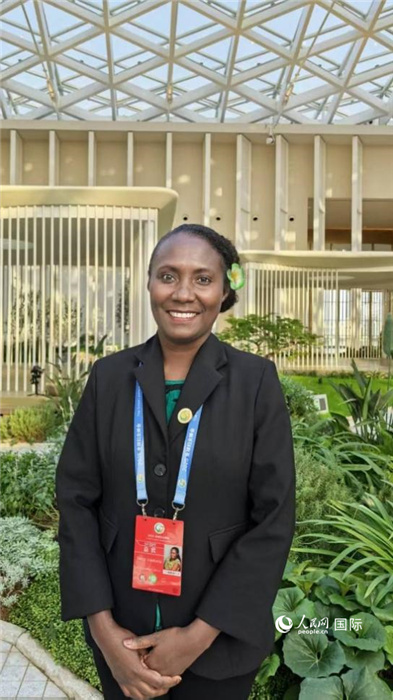 所羅門群島婦女、青年、兒童與家庭事務(wù)部新聞發(fā)言人尼祿·凡科莎接受人民網(wǎng)采訪。 人民網(wǎng) 吳詩敏攝