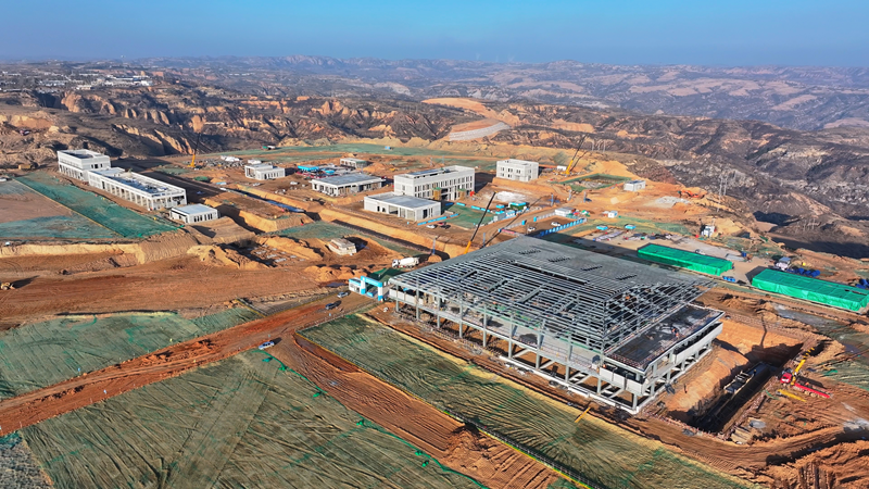 正在建設(shè)的府谷府州機場。朱鑫攝