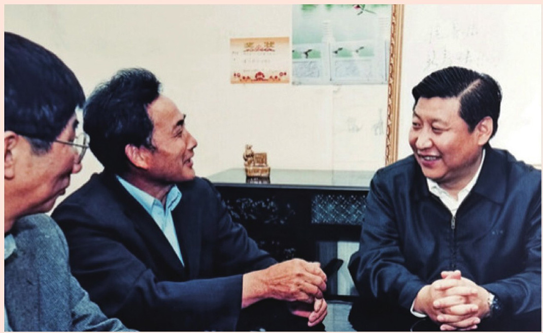 2003年4月24日，時任浙江省委書記習(xí)近平在浙江下姜村調(diào)研。