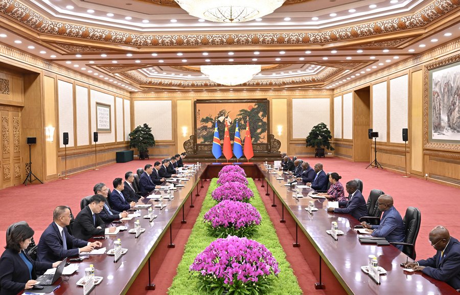 9月2日上午，國家主席習近平在北京人民大會堂會見來華出席中非合作論壇北京峰會的剛果（金）總統(tǒng)齊塞克迪。