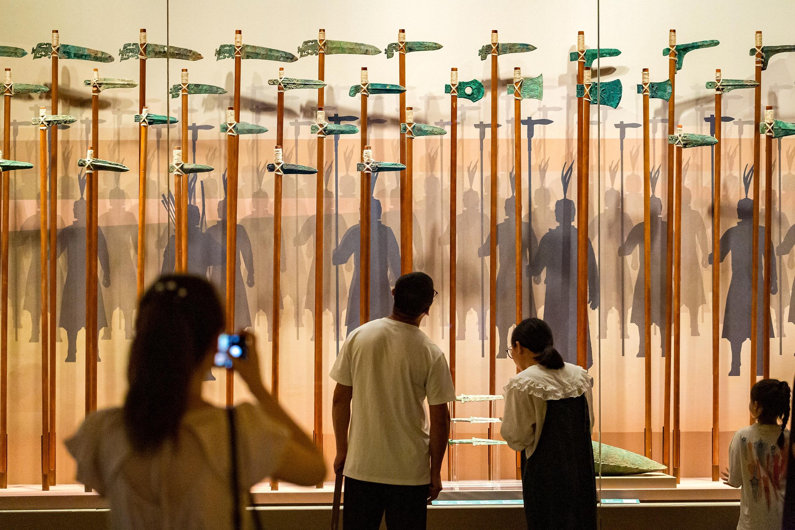 △2024年8月25日，游客在河南省安陽(yáng)市殷墟博物館參觀。