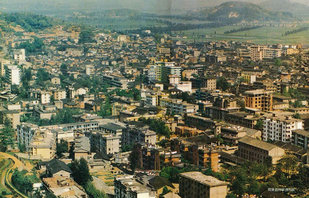 1988年寧德城區(qū)風(fēng)貌。（圖源：《習(xí)近平在寧德》）