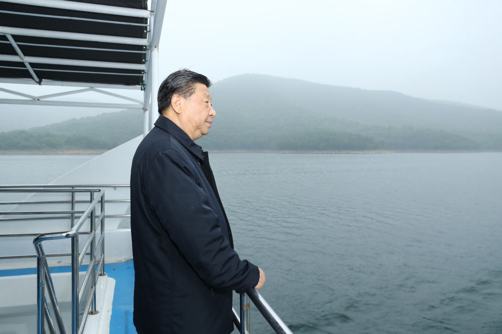 2021年5月13日下午，習(xí)近平總書記在河南南陽乘船考察丹江口水庫。