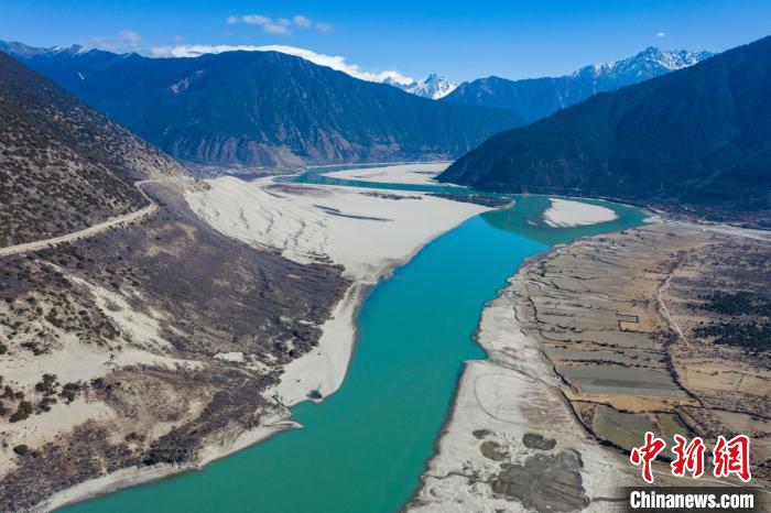 航拍米林丹娘佛掌沙丘景點。　何蓬磊 攝