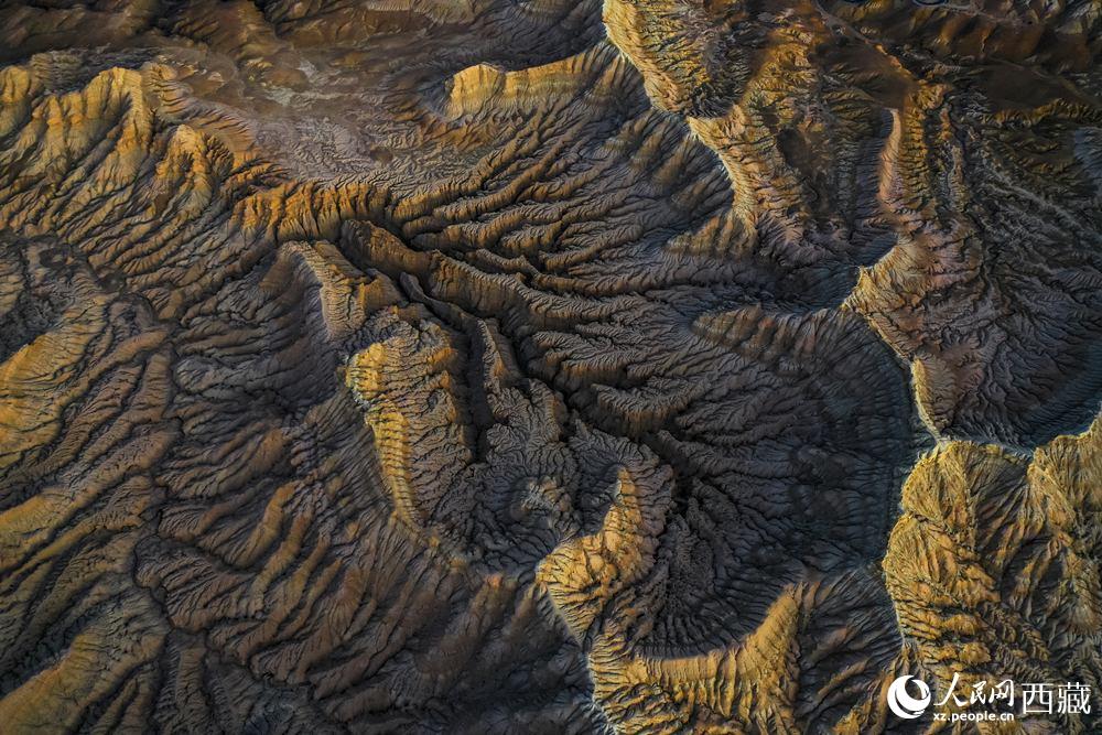 俯瞰土林。貢覺(jué)群培攝