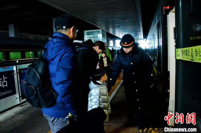 2020年青藏鐵路春運(yùn):讓旅客體驗更美好的出行