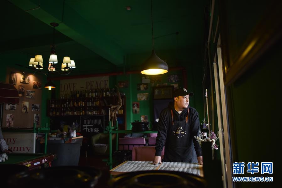 (玉樹抗震救災10周年·圖片故事)(11)才仁俄賽與他的“JoSai Pub”