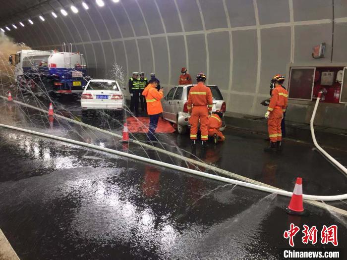 青藏高原“公路衛(wèi)士”：月均巡線(xiàn)三千公里工作“單調(diào)而重要”