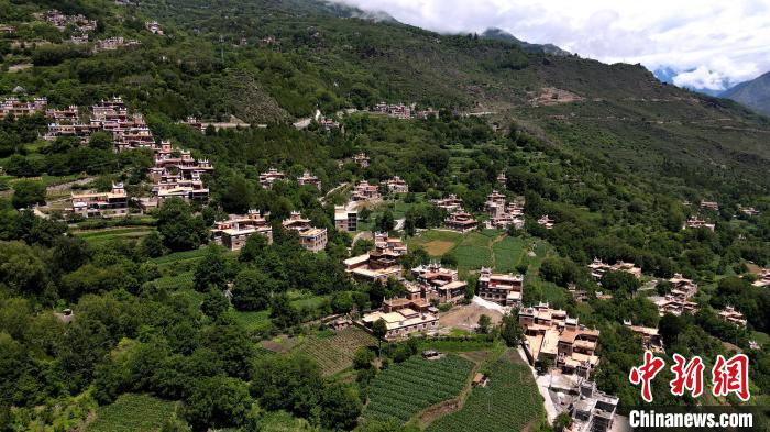 四川丹巴村民洛太的民宿致富夢(mèng)：“除了好政策，自己更要有干勁”