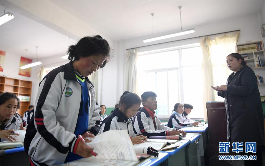 （體育·專題）（22）足球——踢球吧！草原女孩