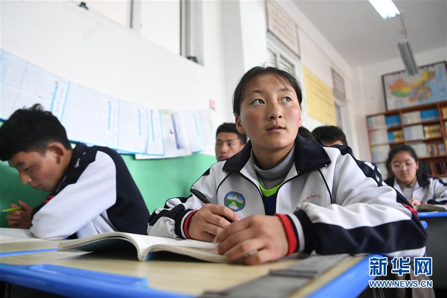 （體育·專題）（21）足球——踢球吧！草原女孩