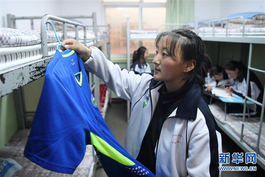 （體育·專題）（24）足球——踢球吧！草原女孩