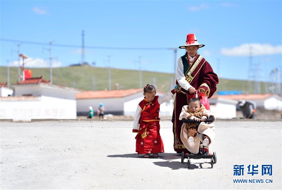 （走向我們的小康生活）（6）青?，敹啵狐S河源的幸福村