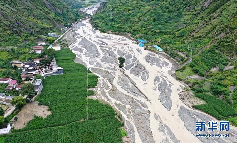 (防汛抗洪)(1)甘肅舟曲:全力搶通“生命通道”