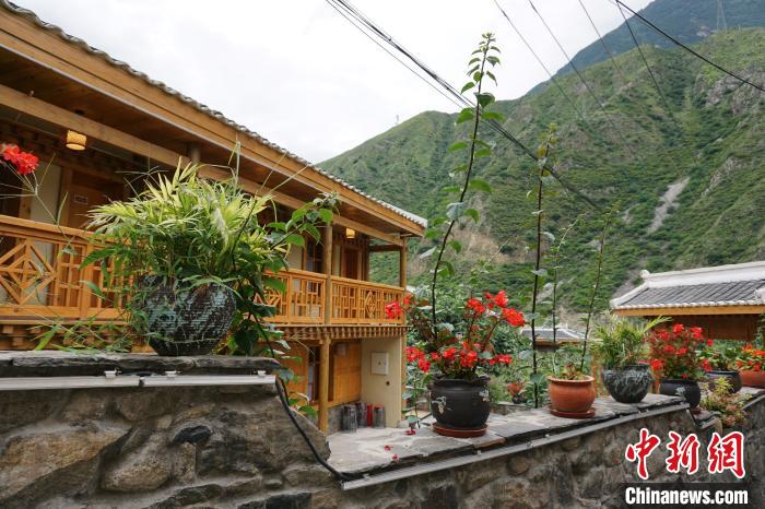 若吉村民宿?！∽g 攝