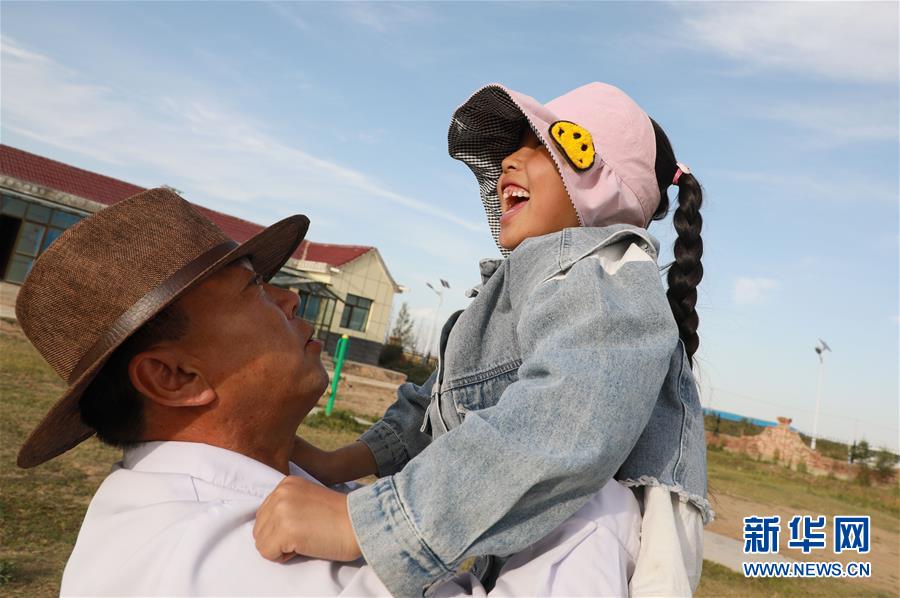 (圖文互動)(5)村醫(yī)斗拉加的堅(jiān)守