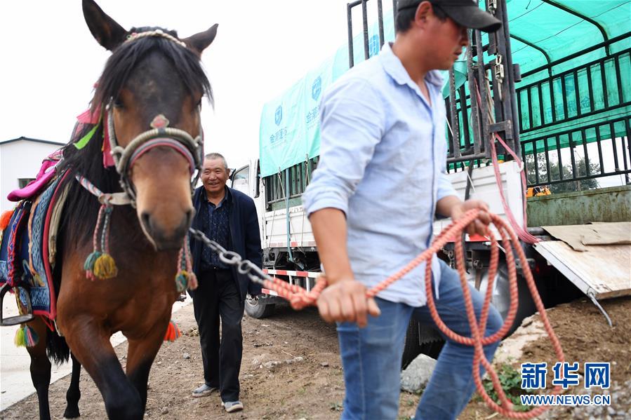 （新華全媒頭條·圖文互動）（10）大山的回響——三個(gè)民族自治縣的70年巨變