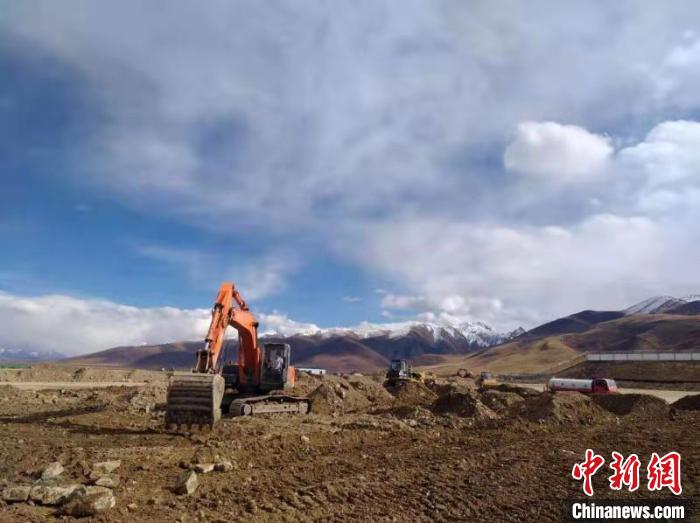 青海海拔最高機(jī)場(chǎng)改擴(kuò)建工程全面復(fù)工