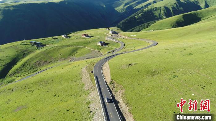 四川道孚：打通交通脈絡(luò)，連通百姓幸福
