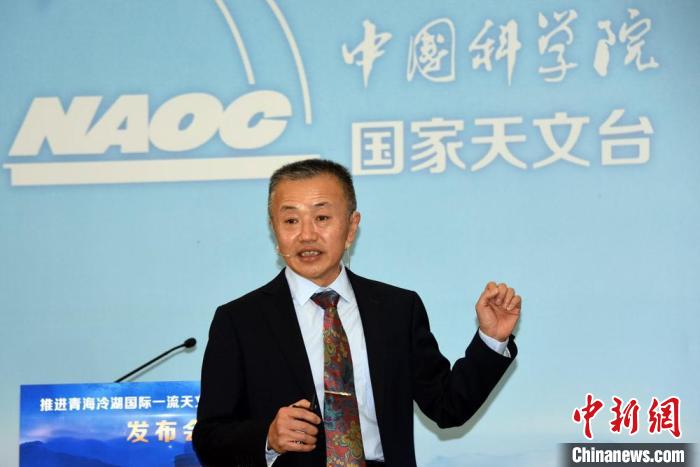 中科院國家天文臺冷湖基地首席研究員鄧李才介紹冷湖選址相關(guān)情況?！?lt;a target='_blank' href='/'><p  align=
