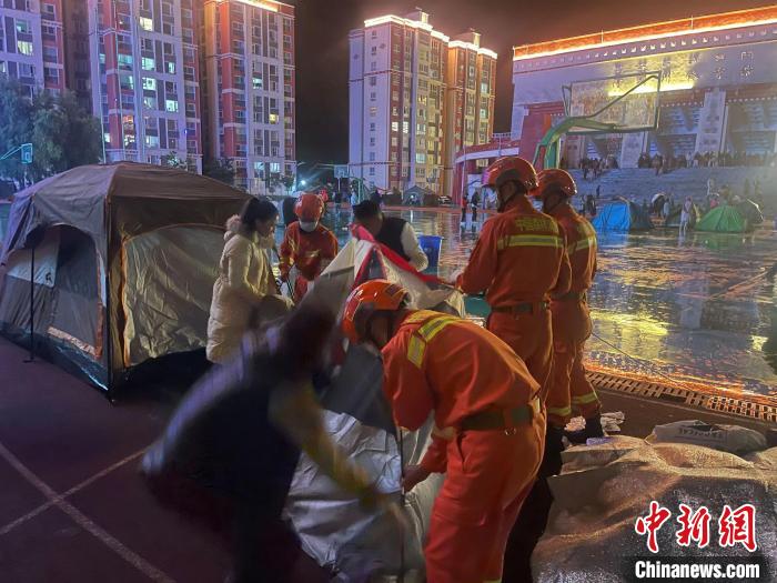 四川馬爾康6.0級地震:救援力量全力搶修電力設施和道路