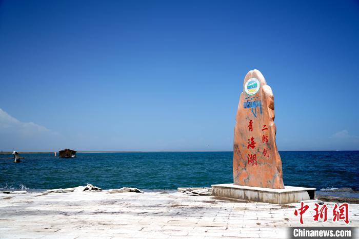 圖為青海湖景區(qū)一角。　孫睿 攝
