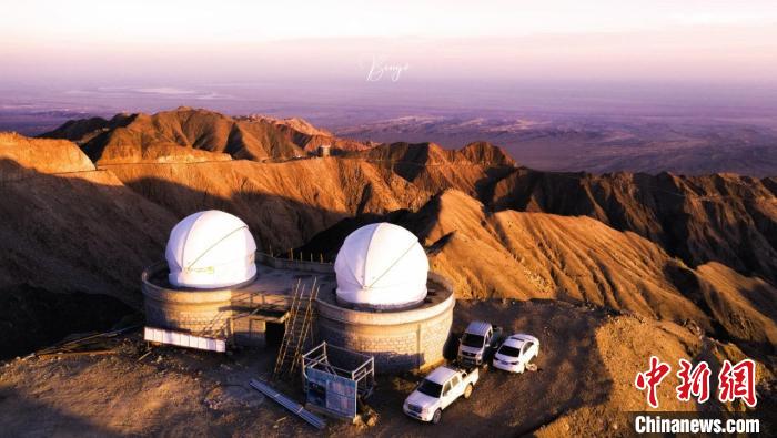 圖為青海冷湖賽什騰山天文臺址日落?！『槲腻?攝