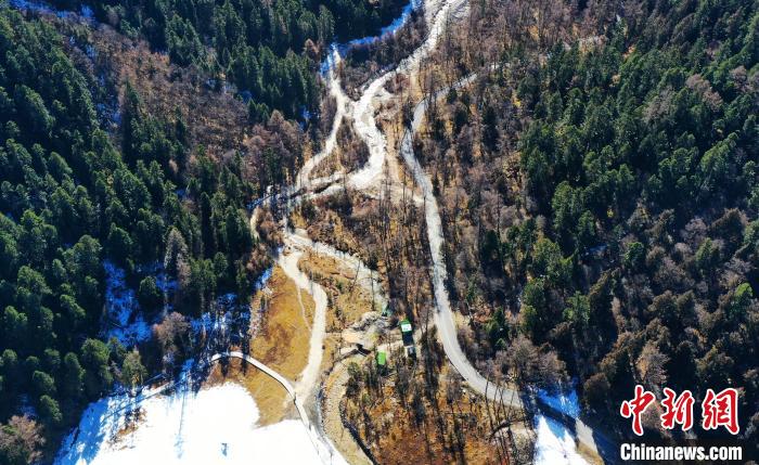 畢棚溝景區(qū)風(fēng)光?！“苍?攝