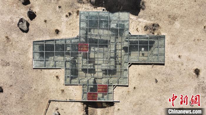 圖為被稱為“九層妖塔”的熱水墓群一號大墓。　馬銘言 攝