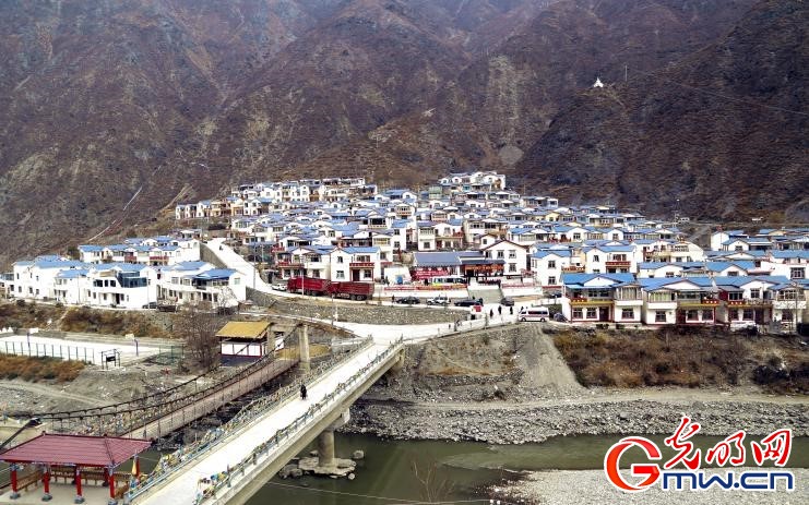 我們的家園｜黨建引領(lǐng)發(fā)展，這座高原山村“變身”別墅村