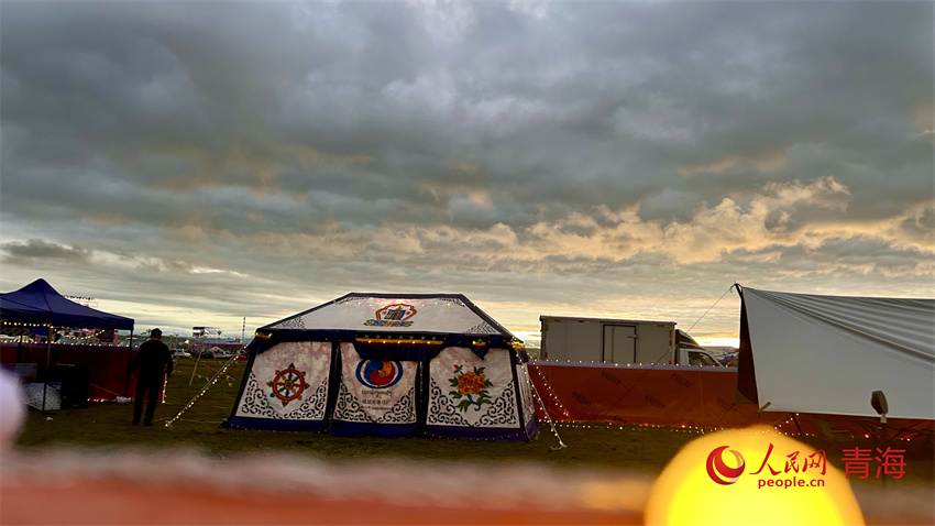 民族風(fēng)情帳篷。人民網(wǎng) 陳明菊攝