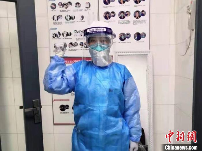 長春“85后”護(hù)士“戰(zhàn)”疫:虛脫靠打點滴恢復(fù)體力