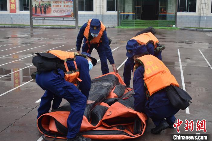 6分26秒！西藏森林消防開展防汛抗洪拉動(dòng)演練