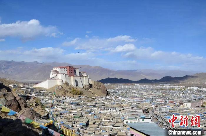 日喀則是“千山之宗，萬水之源”，有著大城市所向往的天然資源?！∪A東師大供圖