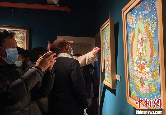 11月17日，由西藏自治區(qū)文學藝術(shù)界聯(lián)合會主辦的第七屆“見即愿滿”西藏精品唐卡展在拉薩拉開帷幕。 <a target='_blank' href='/'><p  align=