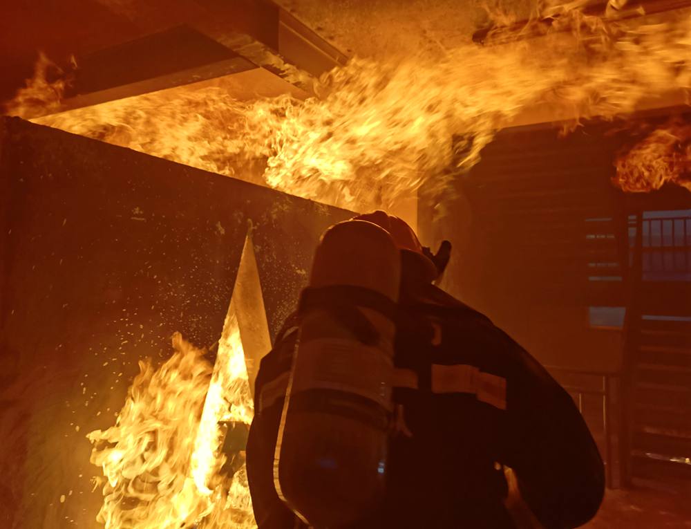 畫面“燃爆”。