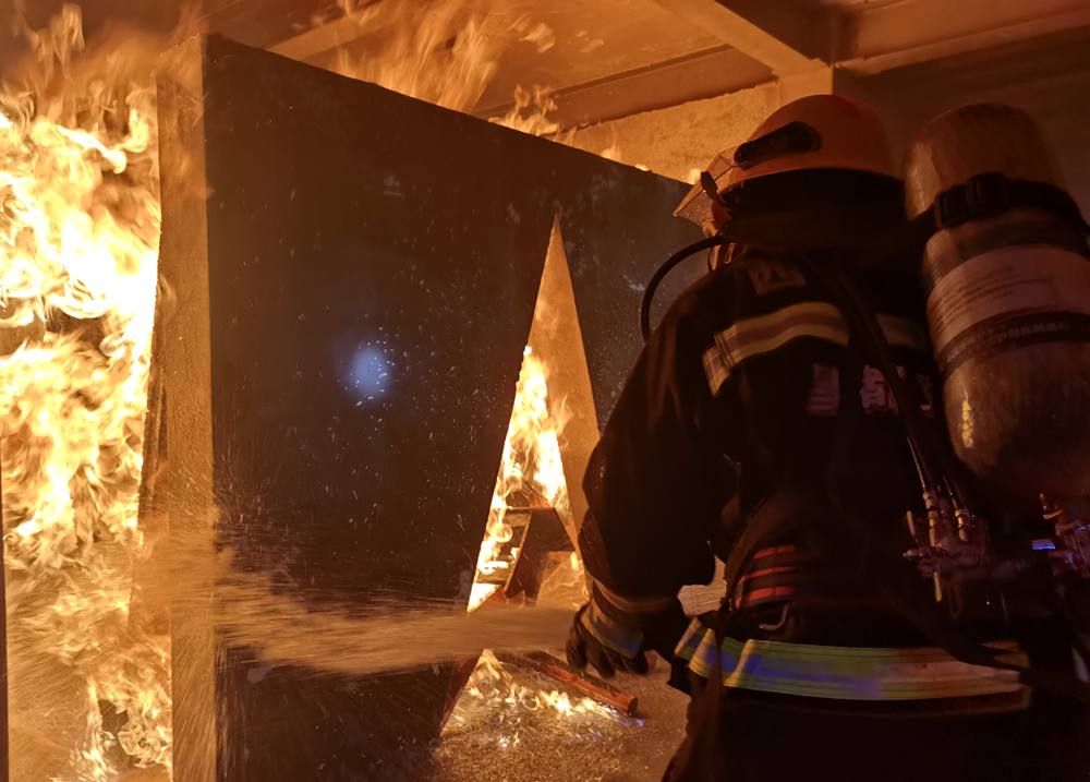 真火內(nèi)攻實操訓(xùn)練。