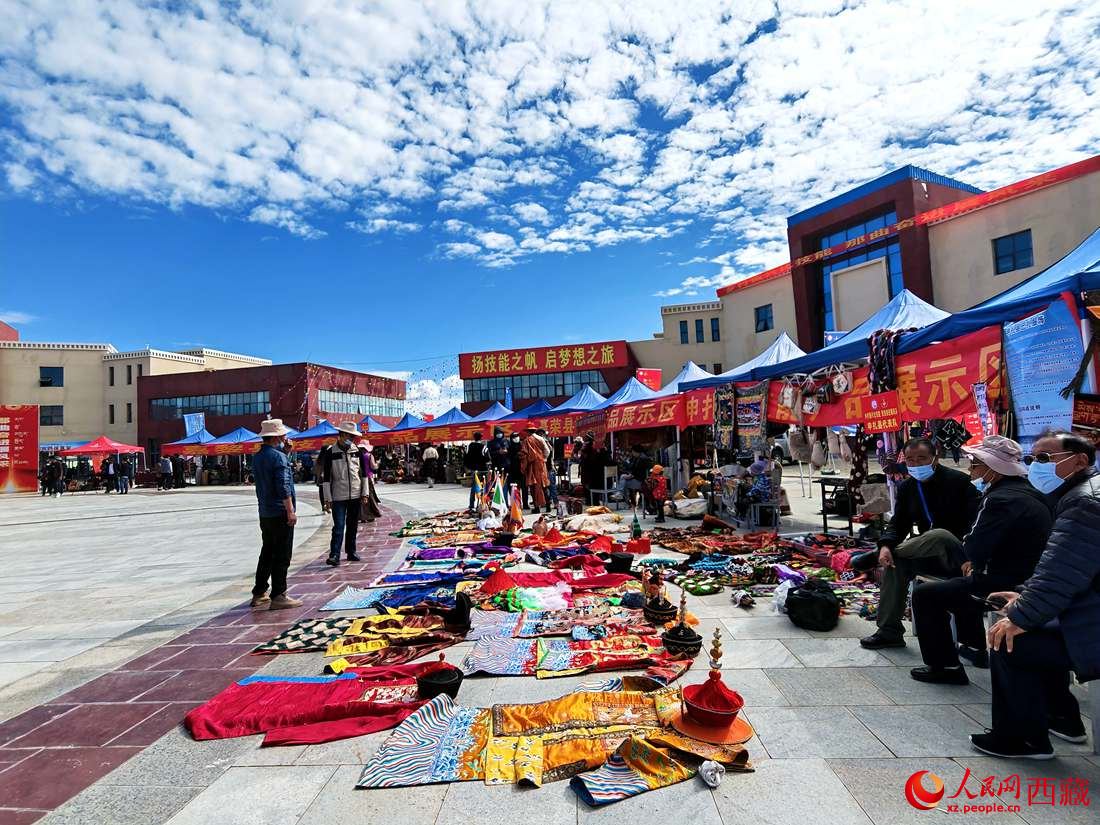 農(nóng)牧民通過新技能增收。人民網(wǎng) 李海霞攝