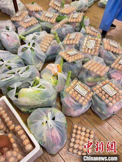 西藏格拉丹東超市疫情期間全力保障市場供應?！∈茉L者供圖